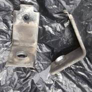Крепление радиатора кондиционера. Mazda Bongo Friendee, SG5W Двигатель J5D