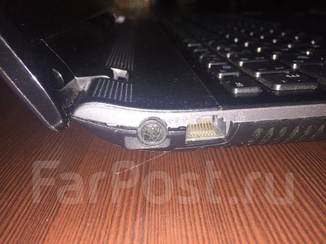 Samsung 300E5X. 15.6", 2,5����, ��� 8 ��, ���� 120���, WiFi: 1, Bluetooth: 1, ����������� �� 2��. ����