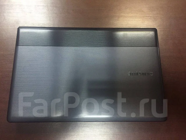 Samsung 300E5X. 15.6", 2,5����, ��� 8 ��, ���� 120���, WiFi: 1, Bluetooth: 1, ����������� �� 2��. ����
