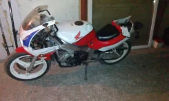 Honda CBR 250R ����