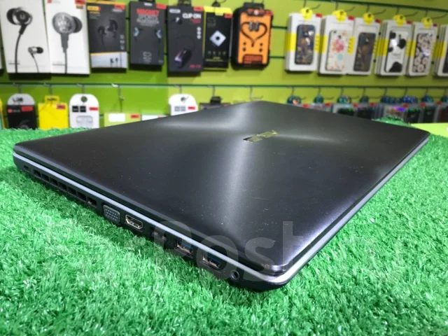 Asus X550DP. 15.6", 2,1����, ��� 8 ��, ���� 1 000���, WiFi: 1, Bluetooth: 1, ����������� �� 2��. ����