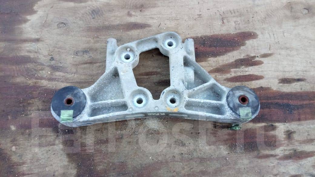 Боковое крепление редуктора. Крепление редуктора. Кронштейн заднего редуктора тойота альфард. Сайлентблок заднего редуктора тойота альфард. Кронштейн на редуктор 49сс.