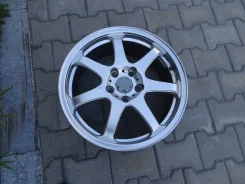 Vault. x17", 5x114.3 ����