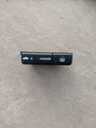 Кнопка включения обогрева. Toyota Avensis, ADT250, ADT251, AZT250, AZT250L, AZT250W, AZT251, AZT251L, AZT251W, AZT255, AZT255W, CDT250, ZZT250, ZZT251...