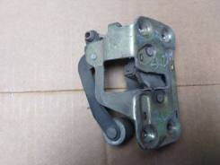 Замок сдвижной двери. Mazda Bongo, SK22M, SK22V, SK82L, SK82M, SK82T, SK82V, SKF2L, SKF2M, SKF2T, SKF2V, SKP2L, SKP2M, SKP2T, SKP2V, SLP2L, SLP2M, SLP...