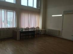 Офис / зал в центре. 46 кв. м., улица Ленинградская 44, р-н Центральный