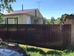 Продам дом в п. Кировский. Переулок Майский 22, р-н п. Кировский, площадь дома 60 кв. м., централизованный водопровод, отопление твердотопливное, от ч...