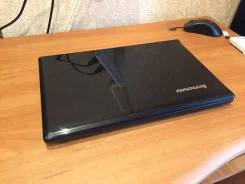 Lenovo G570. 15.6", 1,5����, ��� 4 ��, ���� 500���, WiFi: 1, Bluetooth: 1, ����������� �� 2��. ����