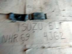 Крепление рессоры. Isuzu Elf, NHR69, NHR55 Двигатели: 4JB1, 4JB1TC, 4JG2