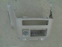 Консоль панели приборов. Nissan Liberty, RM12
