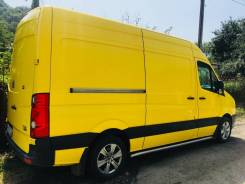 Volkswagen Crafter. Продаю желтого цвета, 2 000 куб. см., 1 500 кг.
