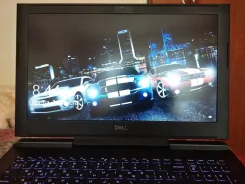 Dell Inspiron 7577. 15.6", 2,5����, ��� 8 ��, ���� 1 000���, WiFi, Bluetooth ����