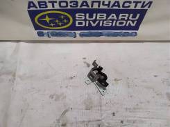 Ручка открывания бензобака. Subaru Forester, SG5, SG9, SG9L Двигатель EJ255