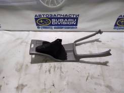 Кожух ручки ручника. Subaru Forester, SG5, SG9, SG9L Двигатель EJ255