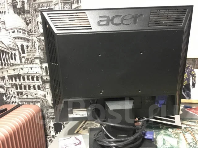 Acer. 17" ����