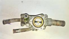 Корпус термостата. Nissan: Wingroad, Bluebird Sylphy, Tino, Expert, Primera, Avenir, Pulsar, AD, Sunny, Almera Двигатели: QG13DE, QG15DE, QG18DE, SR20...