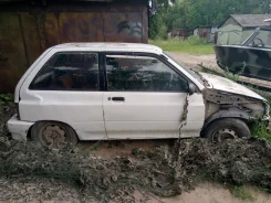 Ford Festiva ����