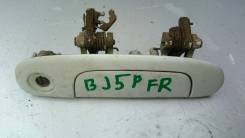 Ручка двери внешняя. Mazda Familia, BJ3P, BJ5P, BJ5W, BJ8W, BJEP, BJFP, BJFW, YR46U15, YR46U35, ZR16U65, ZR16U85, ZR16UX5 Mazda 323, BJ Двигатели: ZL...