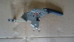 Ручка ручника. Toyota Corolla Axio, NZE141, NZE144, ZRE142, ZRE144 Toyota Corolla Fielder, NZE141, NZE141G, NZE144, NZE144G, ZRE142, ZRE142G, ZRE144...