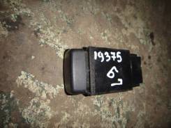 Кнопка включения противотуманных фар. Mitsubishi Lancer, CS1A, CS1W, CS2A, CS2V, CS2W, CS3A, CS3W, CS5A, CS5W, CS6A, CS6W, CS7A, CS7W, CS9A, CS9W Двиг...