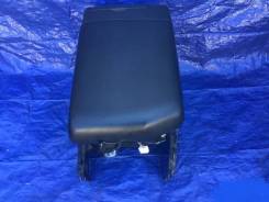 Подлокотник. Toyota Sequoia, UPK60, UPK60L, UPK65, UPK65L, USK60, USK65 Toyota Tundra, GSK50, GSK51, UPK50, UPK51, UPK52, UPK55, UPK56, UPK57, USK50...