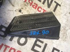 Подставка под ногу. Toyota: Crown Majesta, Crown, Mark II, Cresta, Chaser Двигатели: 1GFE, 1GGPE, 1JZGE, 2JZGE, 2LTE, 1JZGTE, 4SFE