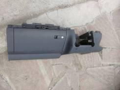 Бардачок. Volkswagen Touareg, 7L6, 7LA Двигатели: AXQ, AYH, AZZ, BAA, BAC, BAN, BAR, BHK, BHL, BJN, BKJ, BKL, BKS, BKW, BLE, BLK, BMV, BMX, BPD, BPE...