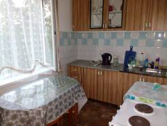 1-комнатная, улица Пограничная 38а. Пограничная, агентство, 32 кв. м. Кухня
