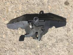 Замок капота. Toyota Avensis, AZT250, AZT250L, AZT250W, AZT251, AZT251L, AZT251W, AZT255, AZT255W, CDT250, ZZT250, ZZT251, ZZT251L Двигатели: 1AZFE, 1...