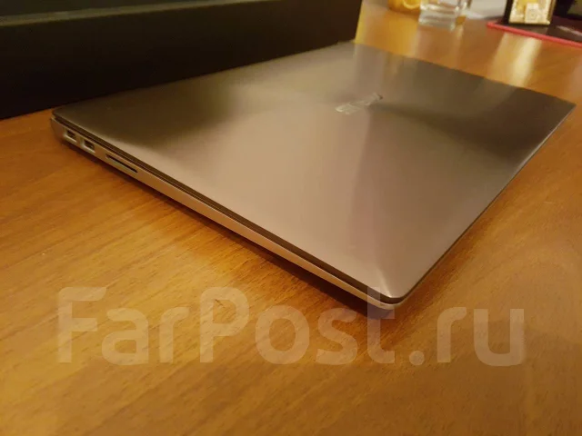 Asus ZenBook. 13.3", 2����, ��� 4 ��, ���� 512���, WiFi: 1, Bluetooth: 1, ����������� �� 8��. ����