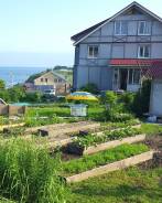 Продам дом. Улица Набережная (п. Южно-Морской) 6, р-н п. Южно-Морской, площадь дома 117 кв. м., централизованный водопровод, электричество 9 кВт, отоп...