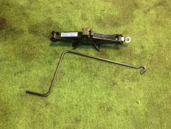 Домкрат Subaru Legacy BG5 B11 1997г 60ткм. Subaru Legacy, BD2, BD3, BD4, BD5, BD9, BE5, BE9, BEE, BG2, BG3, BG4, BG5, BG7, BG9, BGA, BGB, BGC, BH5, BH...