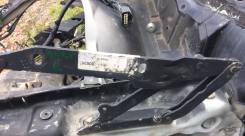 Крепление капота. Land Rover Discovery, L319 Двигатели: AJ41, AJD