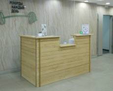Стойки ресепшн (администартора, барные) из дерева