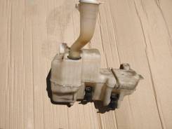 Бачок стеклоомывателя. Mitsubishi Pajero, H65W, H66W, H67W, H76W, H77W Mitsubishi Pajero iO, H61W, H65W, H66W, H71W, H76W Mitsubishi Montero, H65W, H6...