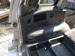Обшивка багажника. Mitsubishi Pajero, H76W, H77W Mitsubishi Pajero iO, H71W, H72W, H76W, H77W Mitsubishi Montero, H76W, H77W Двигатели: 4G93, 4G94