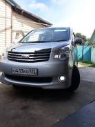 Toyota Noah. вариатор, передний, 2.0 (143 л.с.), бензин, 130 000 тыс. км