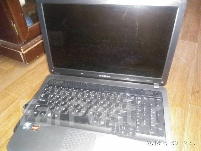 Samsung R525. WiFi: 1, Bluetooth: 1 ����