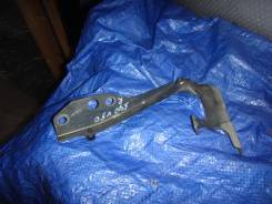 Крепление капота. Volvo C30, MK67, MK20, MK43, MK38, MK75, MK76 Volvo S40, MS76, MS66, MS50, MS75, MS43, MS77, MS68, MS21, MS, MH68, MS67, MS58, MH67...