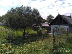 Продается участок с домом и хоз. постройками в центре с. Чугуевка. Переулок Луговой 6, р-н Центр, площадь дома 38 кв. м., скважина, электричество 5 кВ...