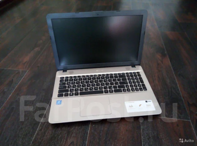 Asus VivoBook ����