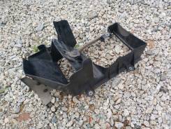 Дефлектор радиатора. Toyota Land Cruiser, GRJ200, URJ200, UZJ200, UZJ200W, VDJ200 Двигатели: 1GRFE, 1VDFTV, 2UZFE, 3URFE
