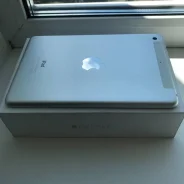 Apple iPad Mini 3 ����