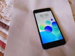 Meizu U10. �/�, 16 ��, ������, 4G LTE