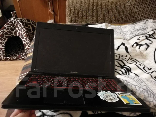 Lenovo IdeaPad Y500. 15.6", 2����, ��� 8 ��, ���� 1 000���, WiFi: 1, Bluetooth: 1, ����������� �� 4��. ����