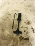 Крепление аккумулятора. Toyota: Land Cruiser, Land Cruiser Cygnus, Sequoia, Tundra, 4Runner Двигатель 2UZFE