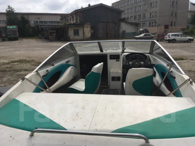 Bayliner. 1993 ���, ����� 5,5��., ��������� ������������, 175��.�., ������ ����