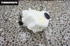 Бачок стеклоомывателя. Toyota Prius, NHW20 Двигатель 1NZFXE