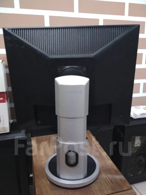 Samsung. 19" ����