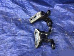Крепление двери. Toyota: Prius C, Corolla, Tundra, Voltz, Alphard, Premio, Sienta, Mark X, Tacoma, Corolla Axio, Camry, Noah, Yaris, Wish, Auris, Sai...